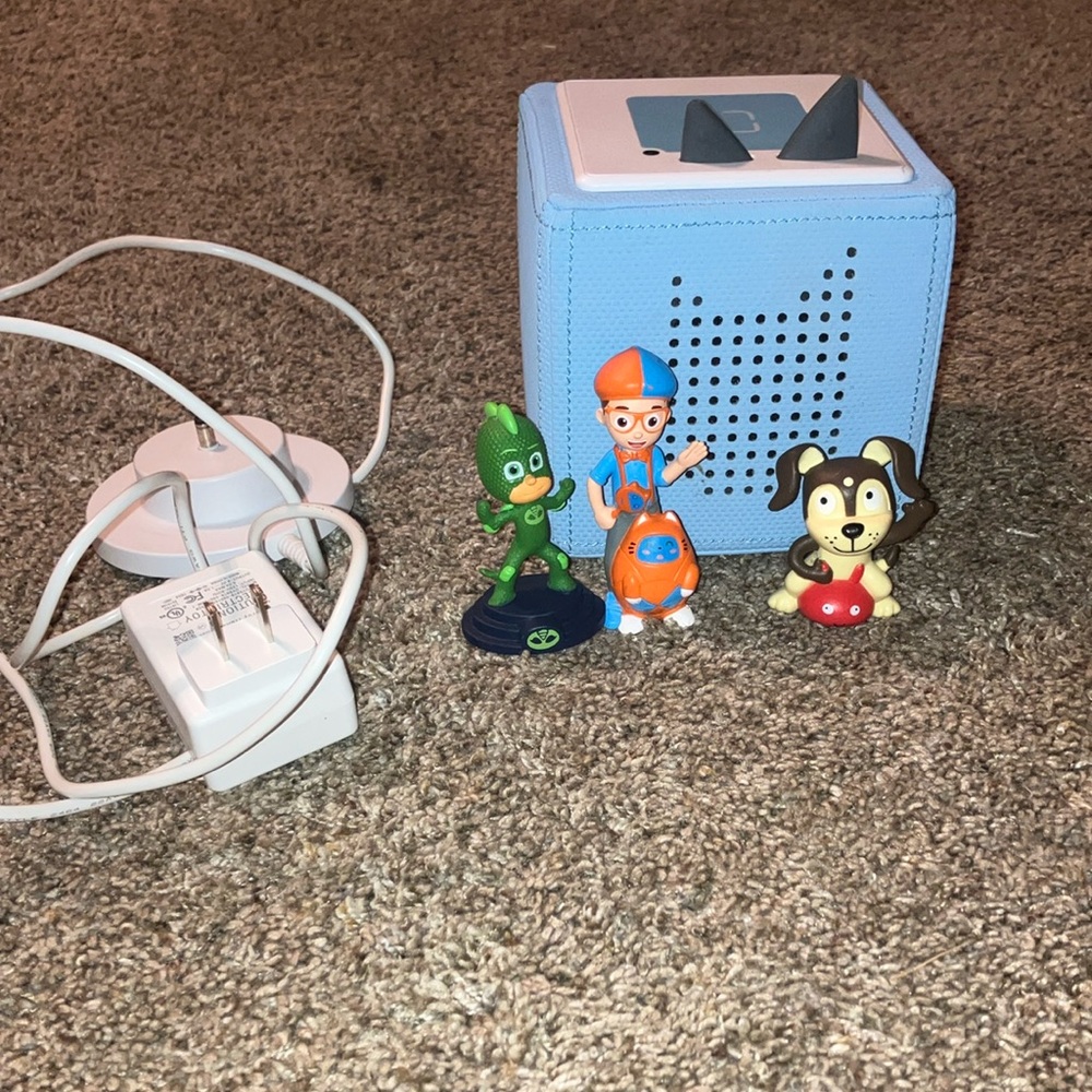 Toniebox blue with characters